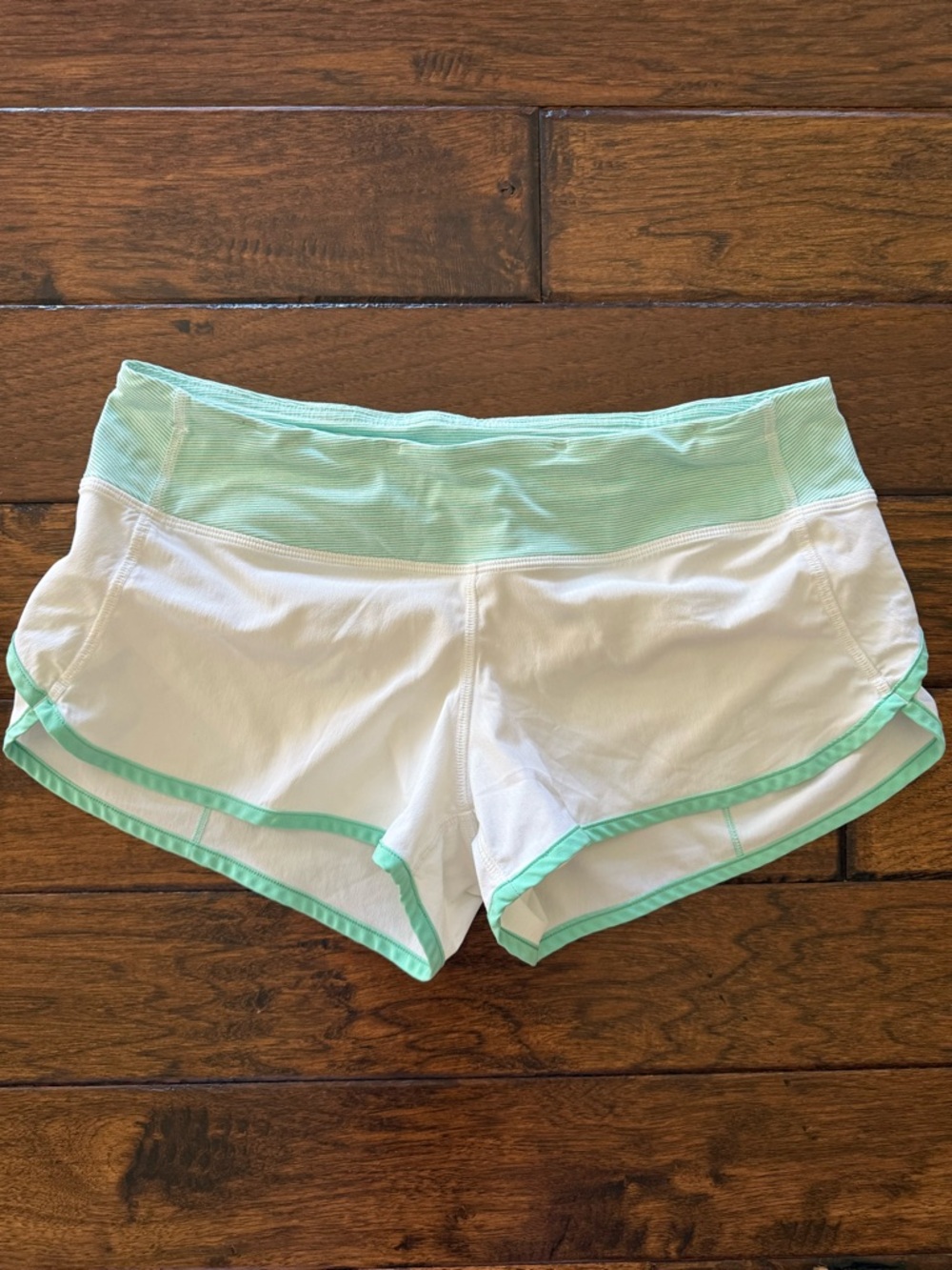 Lululemon Speed Short White with Mint Trim
